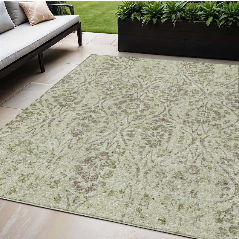 HomeRoots Floral Transitional Rectangle Outdoor Rug - 5' X 8'