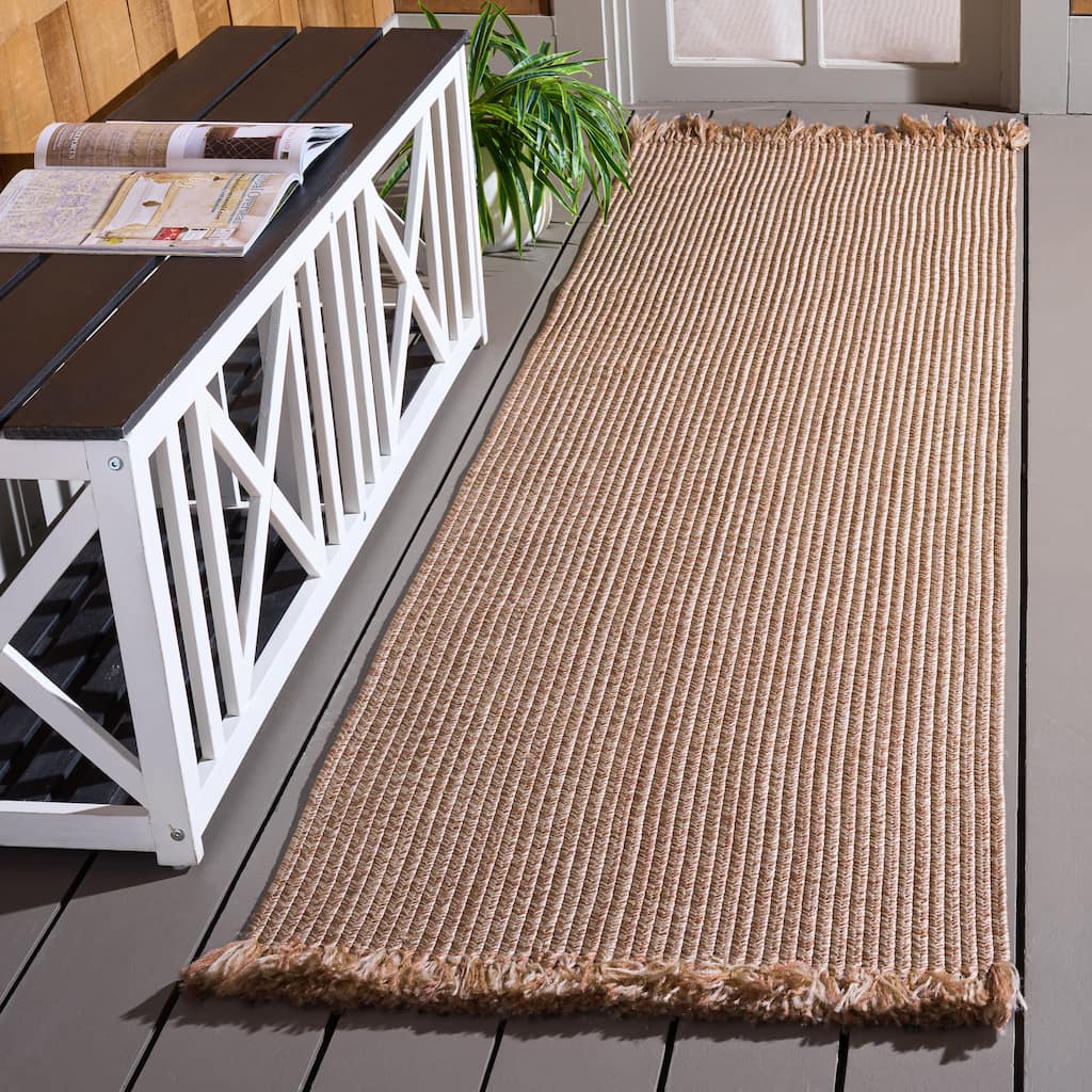 SAFAVIEH Handmade Braided Natasja Washable Indoor/Outdoor Rug - Weather Resistant & Easy Cleaning