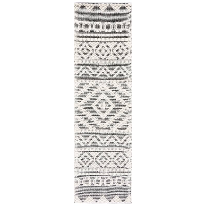 SAFAVIEH Handmade Natura Ingeruth Boho Wool Rug