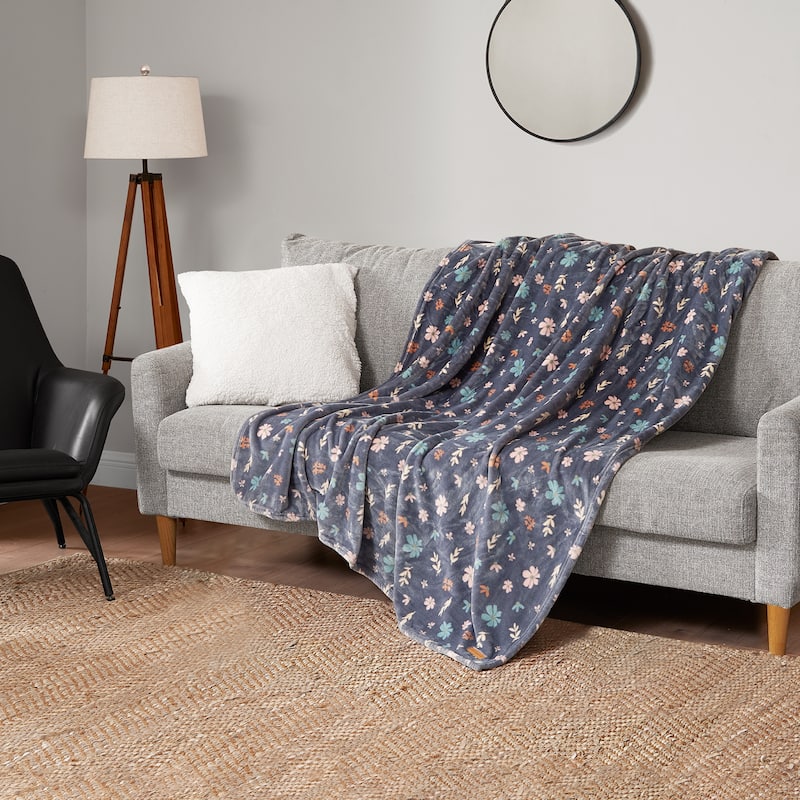 Lucky Brand Tossed Blooms Plush 50" x 70" Throw Blanket
