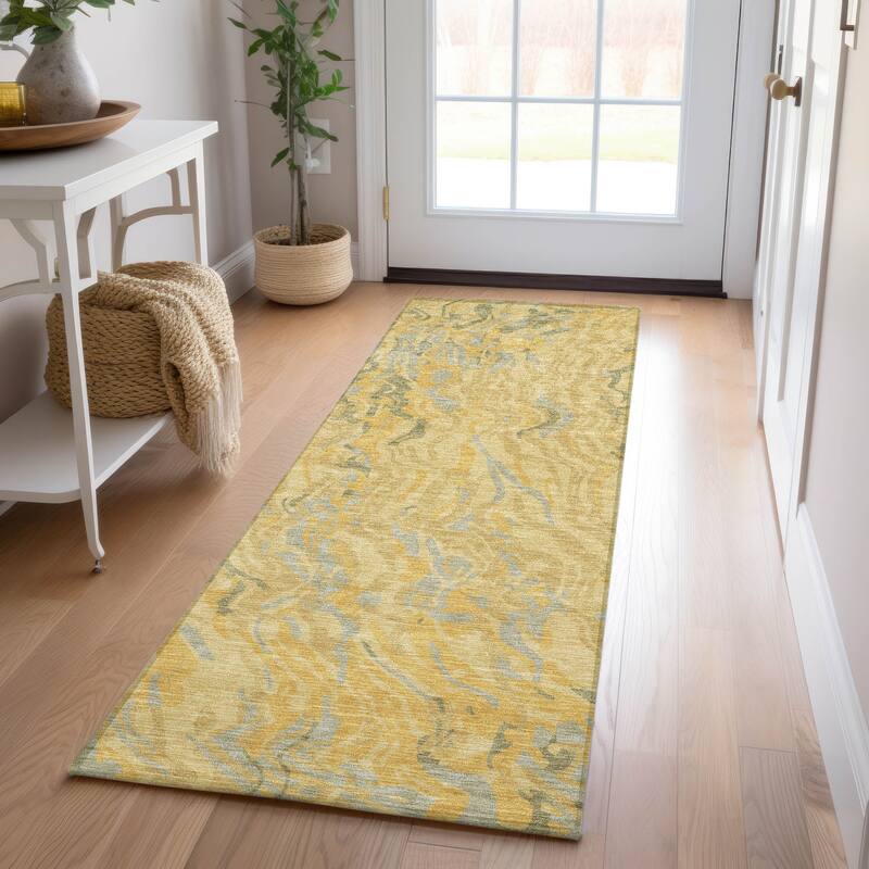 Machine Washable Indoor/ Outdoor Abstract Flow Chantille Rug - Gold - 2'3" x 7'6"