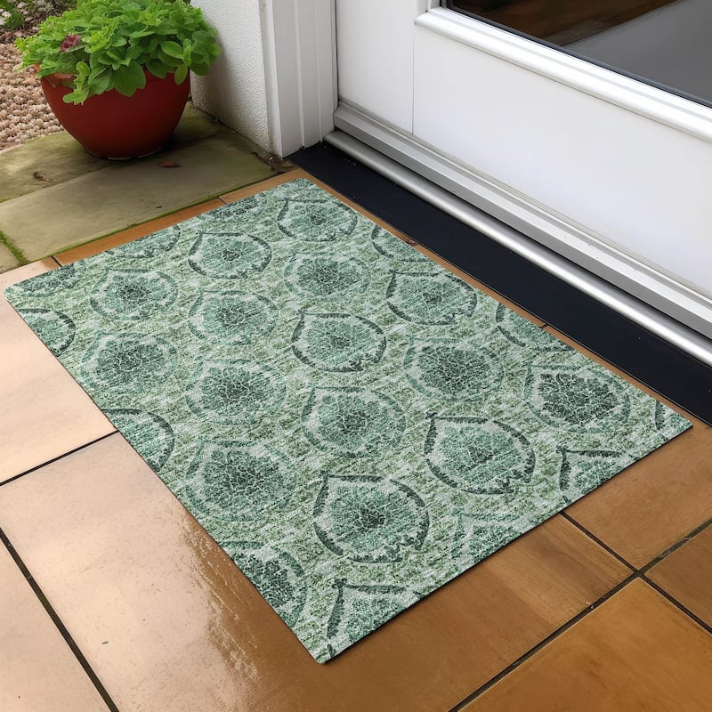 Machine Washable Indoor/ Outdoor Chantille Traditional Damask Rug - Fern - 1'8" x 2'6"