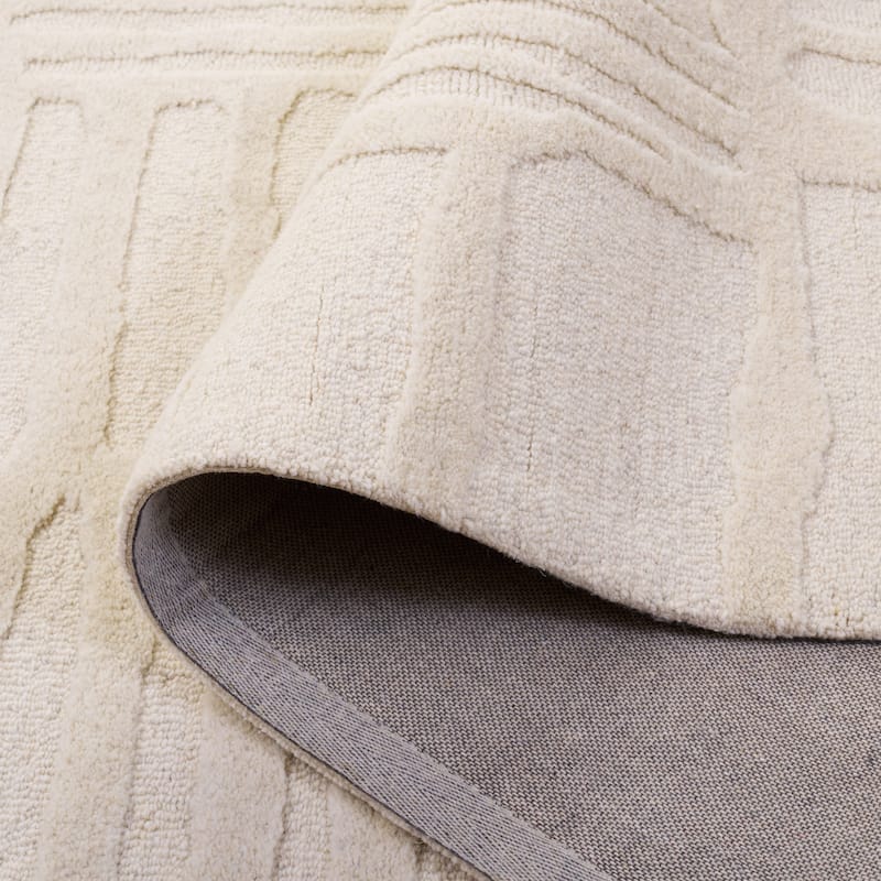 SAFAVIEH Handmade Ebony Bayla Wool Rug