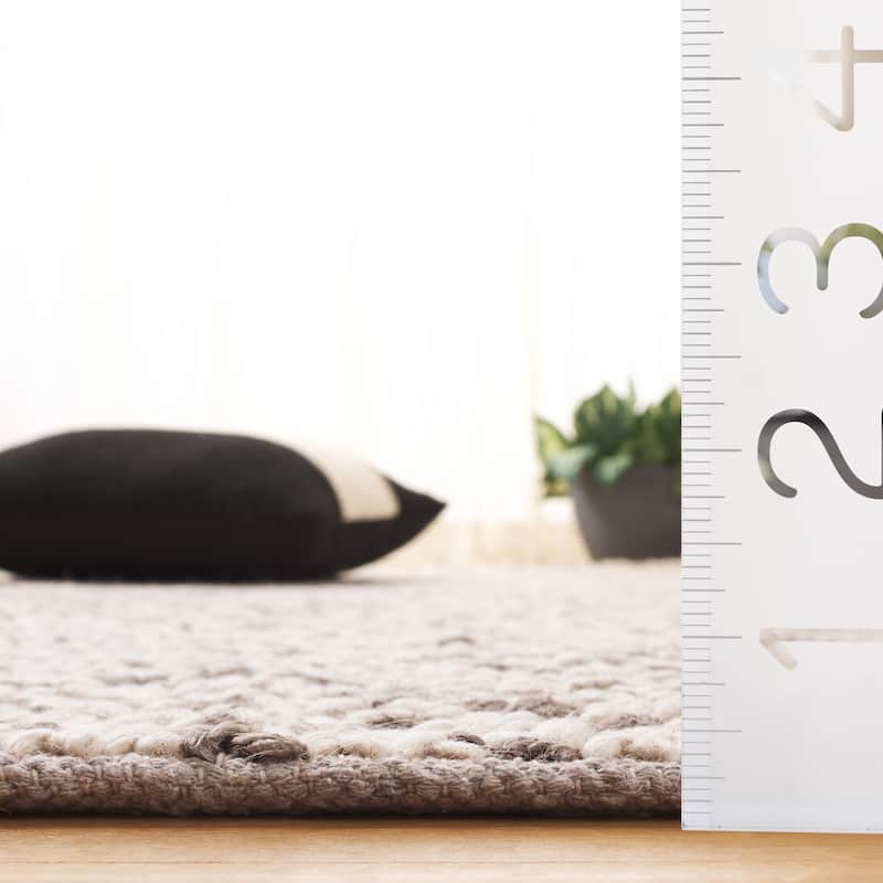 SAFAVIEH Natural Skrima Fiber Couture Wool Rug