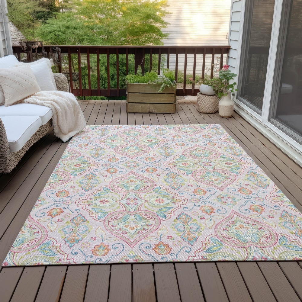 Machine Washable Indoor/Outdoor Traditional Spades Chantille Rug