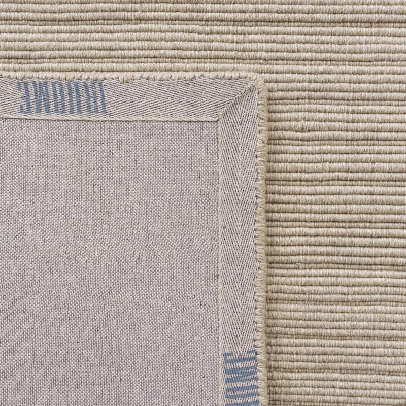 Sevita Solid Casual Hand-Woven Woolen Area Rug