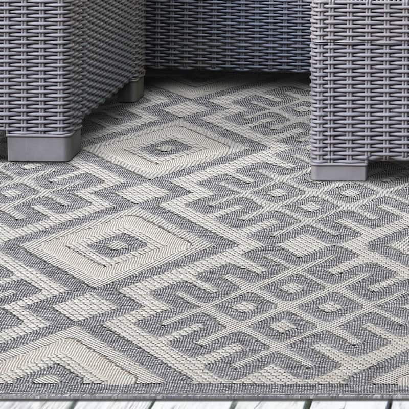 Superior Modern Geometric Diamonds Indoor Outdoor Area Rug