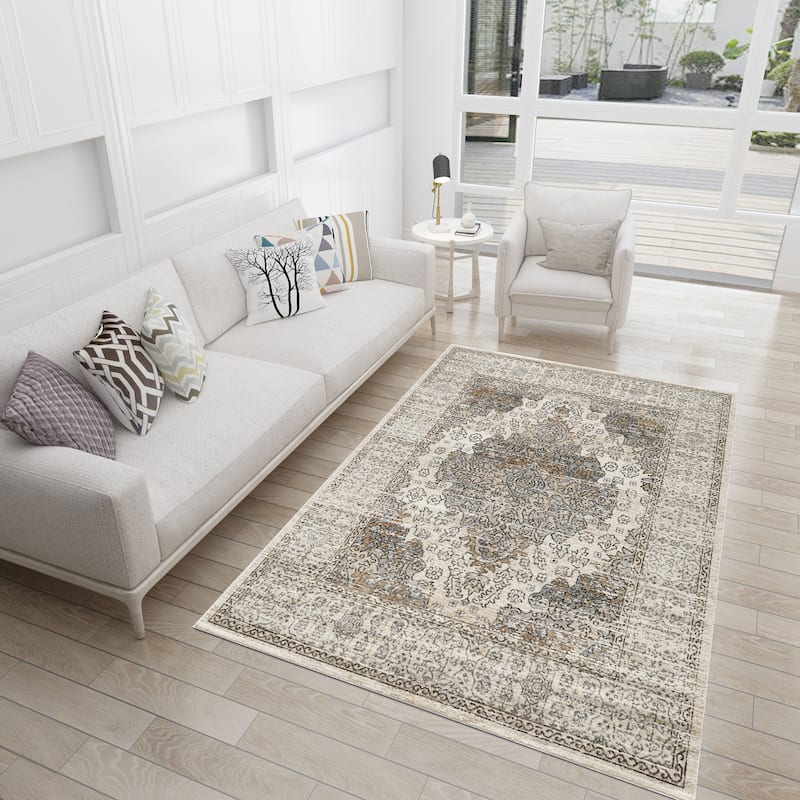 Traditional Cream/Beige Oriental Area Rug