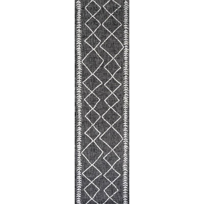 JONATHAN Y Kafel Tribal Diamond Trellis Indoor/Outdoor Area Rug - 2 X 8 - Black/Ivory