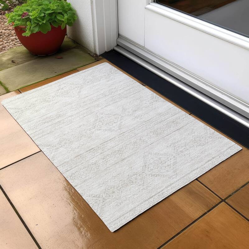 Machine Washable Indoor/ Outdoor Chantille Moroccan Boho Rug - Ivory - 1'8" x 2'6"