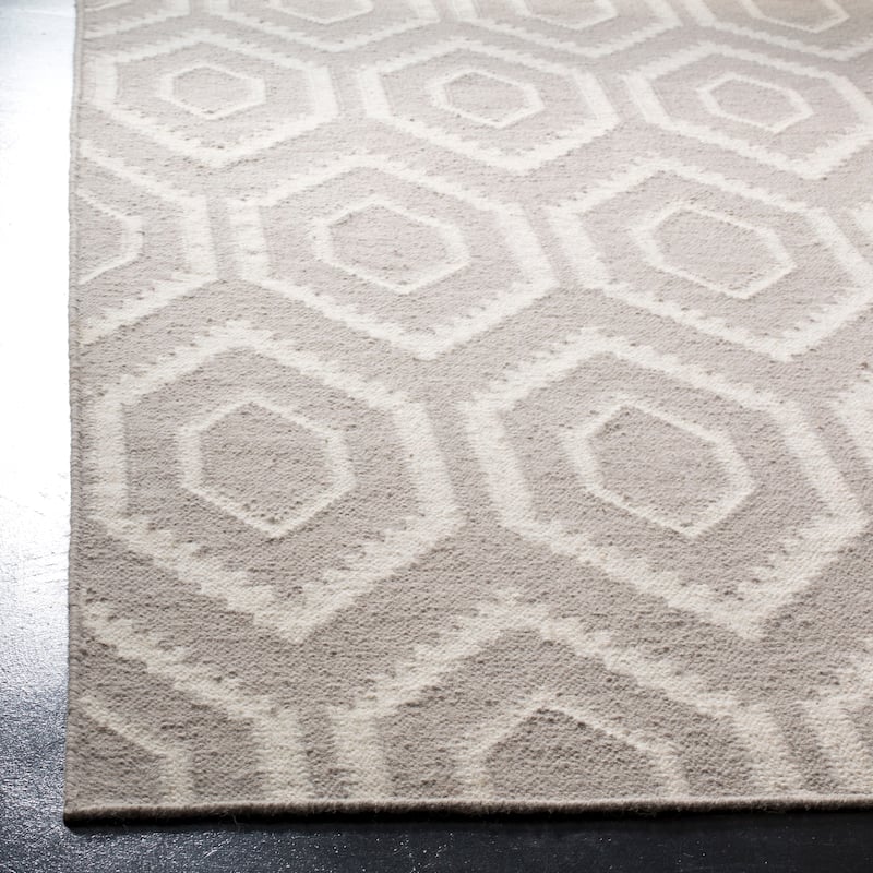 SAFAVIEH Handmade Flatweave Dhurries Roya Modern Moroccan Wool Rug