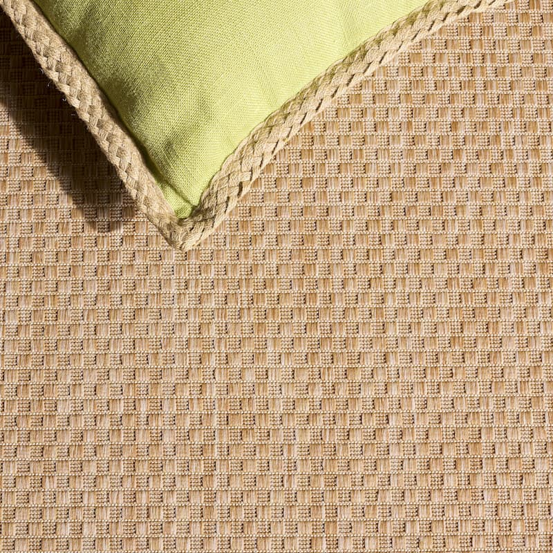 SAFAVIEH Courtyard Vickie Indoor/Outdoor Waterproof Patio Backyard Rug