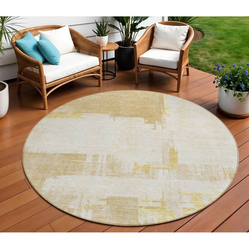HomeRoots Abstract Traditional Rectangle Outdoor Rug - 8' Round