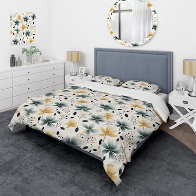 Designart "Teal Coastal Harmony Floral Pattern I" Yellow Cottage Bedding Cover Set With 2 Shams