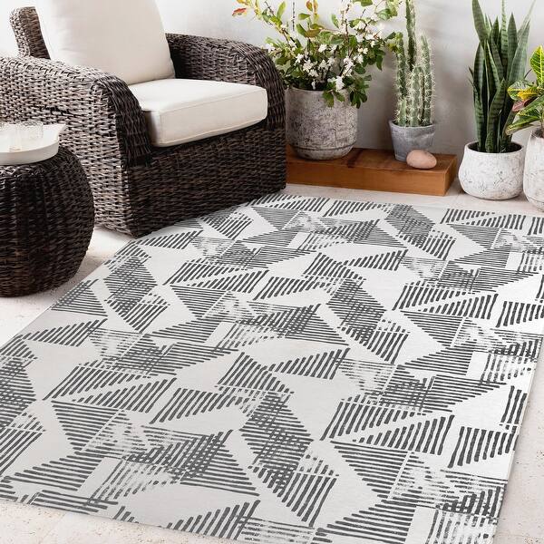 STRIPE TRIANGLE BLOCK PRINT BW Outdoor Rug By Becky Bailey - Bed Bath ...