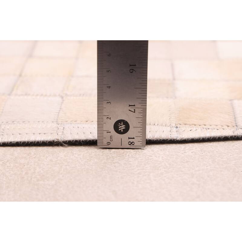 ECARPETGALLERY Handmade Cowhide Patchwork Beige, Ivory Leather Rug - 7' x 7'