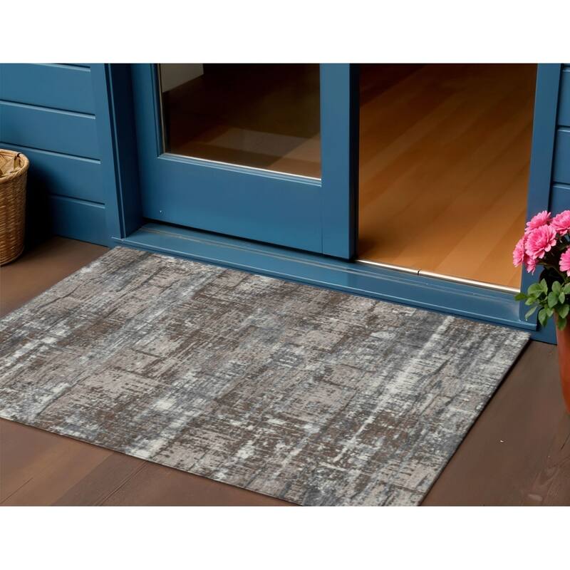 HomeRoots Geometric Transitional Rectangle Outdoor Rug - 3' x 5'