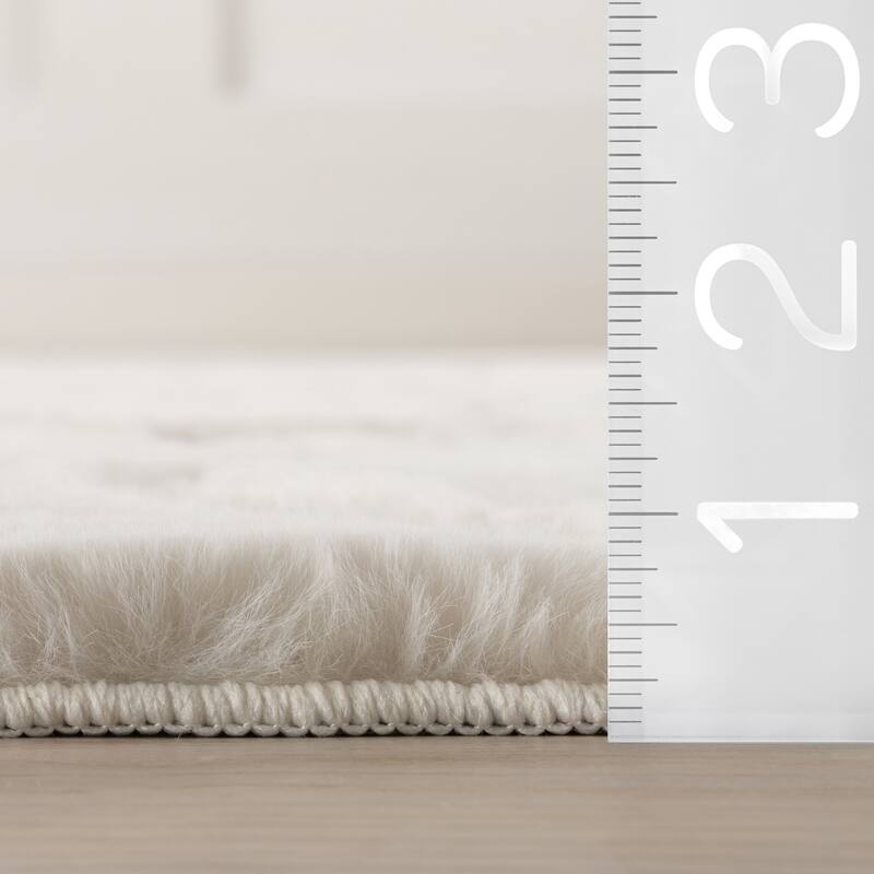 Padma Lakshmi Rhythm Diamond Plush Cloud Washable Rug