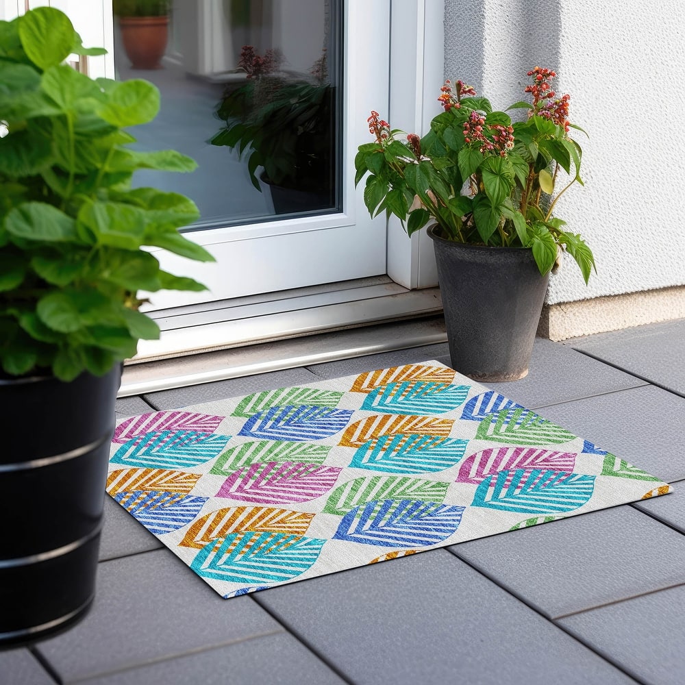Machine Washable Indoor/ Outdoor Chantille Casual Palm Leaf Rug