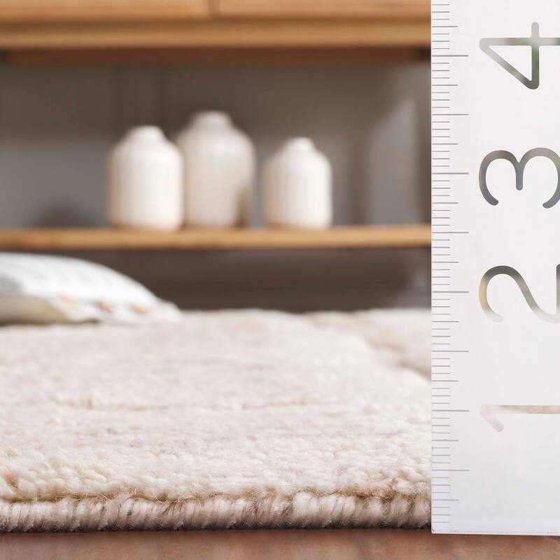 SAFAVIEH Handmade Vermont Cinnamon Transitional Wool Rug