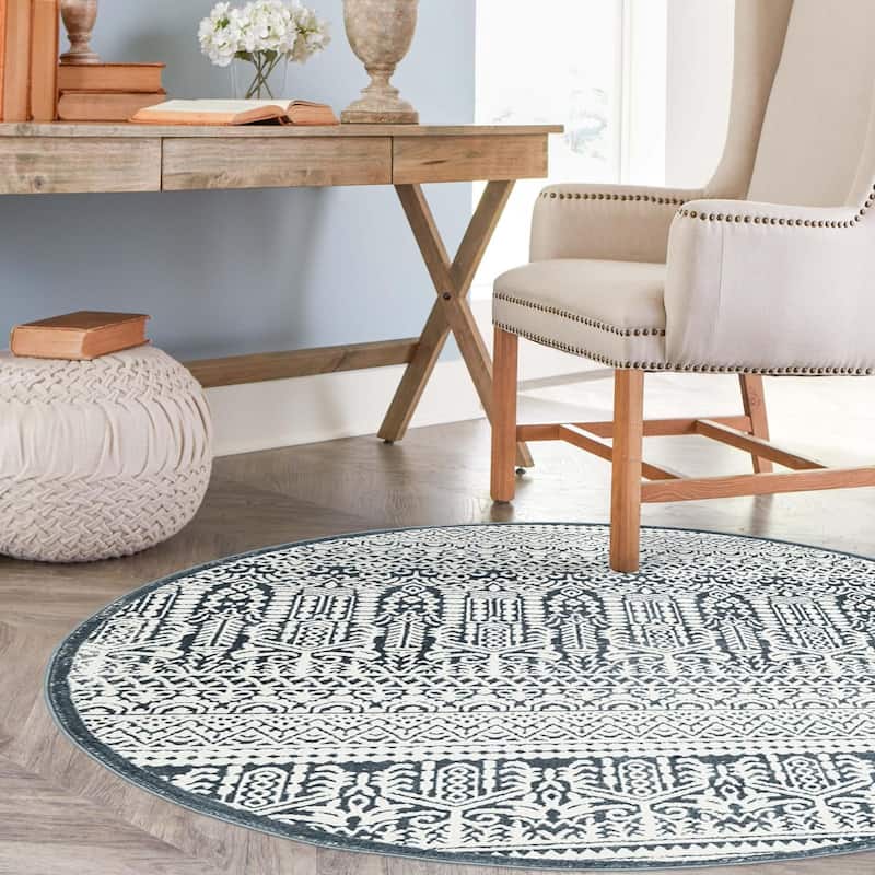 Southwestern/Lodge Richye Collection Area Rug