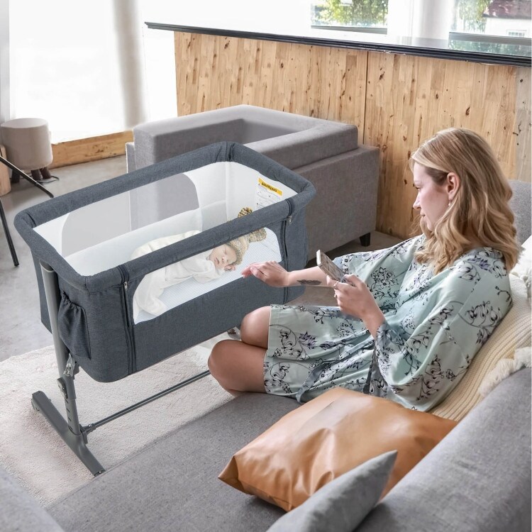 5 Level Adjustable Height Portable Baby Bassinet with Travel Bag 34 x 25 x 26 L x W x H