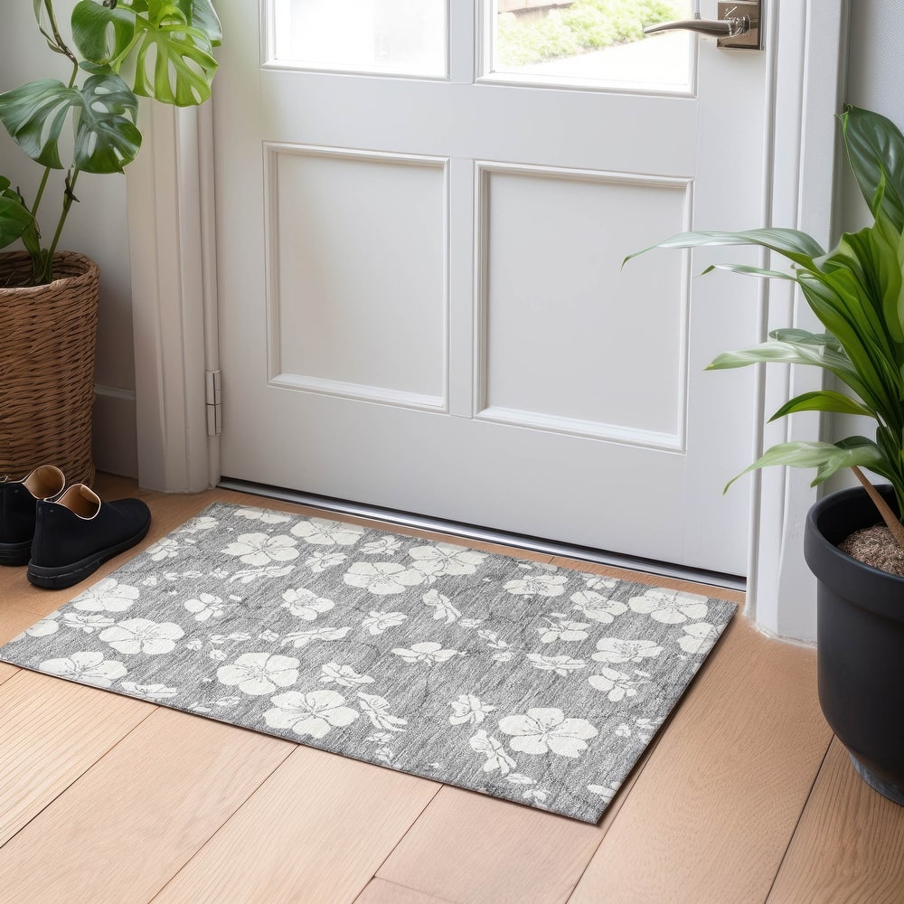 Machine Washable Indoor/ Outdoor Calm Floral Chantille Rug