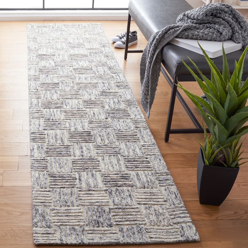 SAFAVIEH Handmade Micro-Loop Cosima Wool Rug
