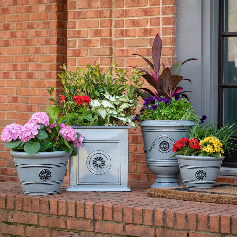 Southern Patio Modesto Handcrafted Composite Planter