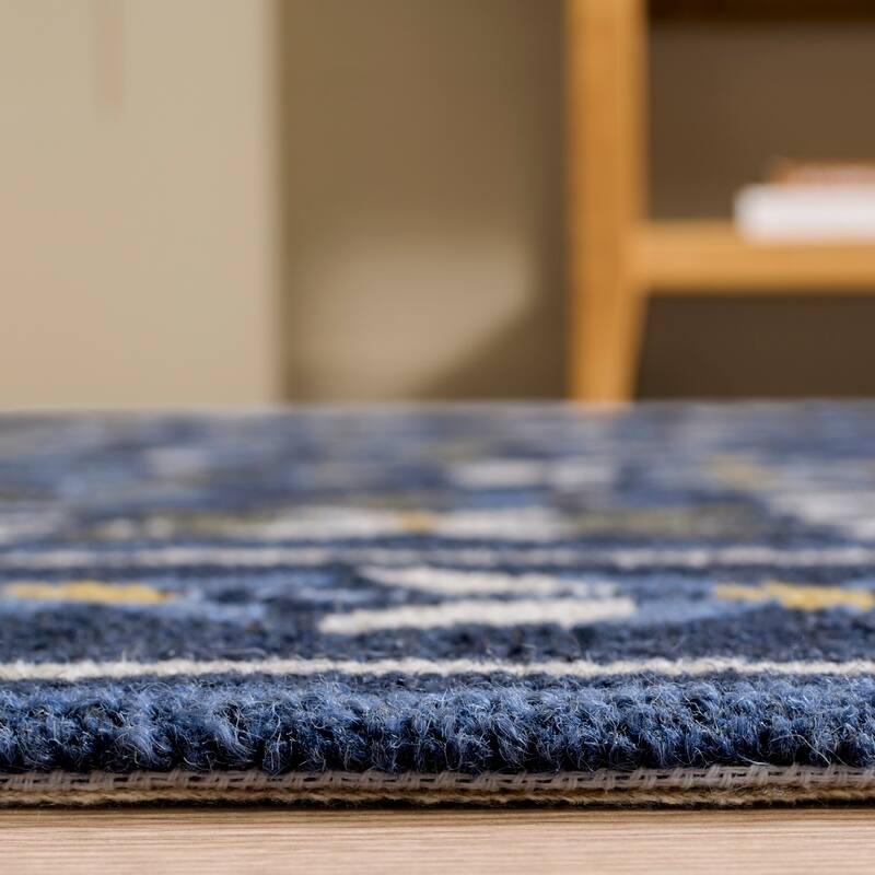 Martha Stewart by SAFAVIEH Handmade Lisava Wool Rug