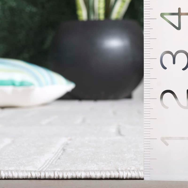 SAFAVIEH Stella Olessia Modern & Contemporary Rug
