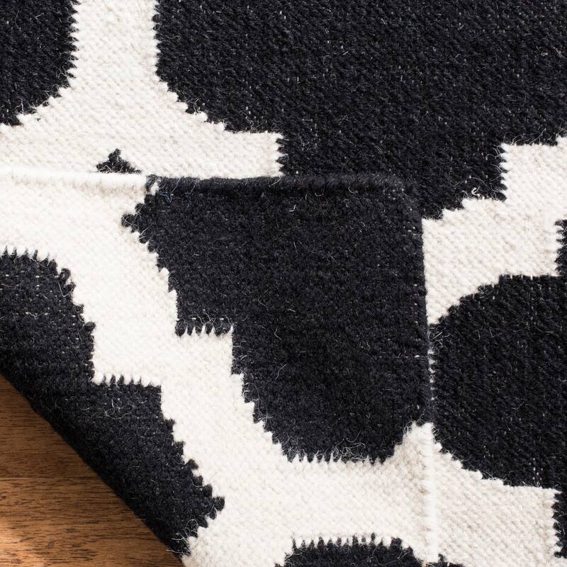 SAFAVIEH Handmade Flatweave Dhurries Bethan Modern Moroccan Wool Rug