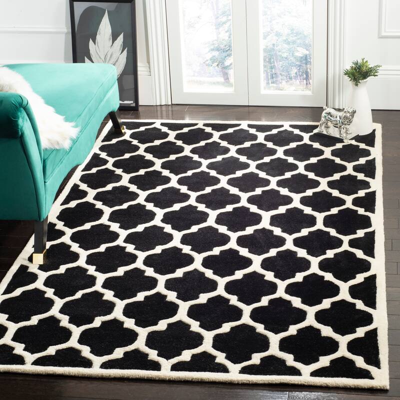 SAFAVIEH Handmade Chatham Antoanela Modern Moroccan Wool Rug - 6' x 9' - Black/Ivory