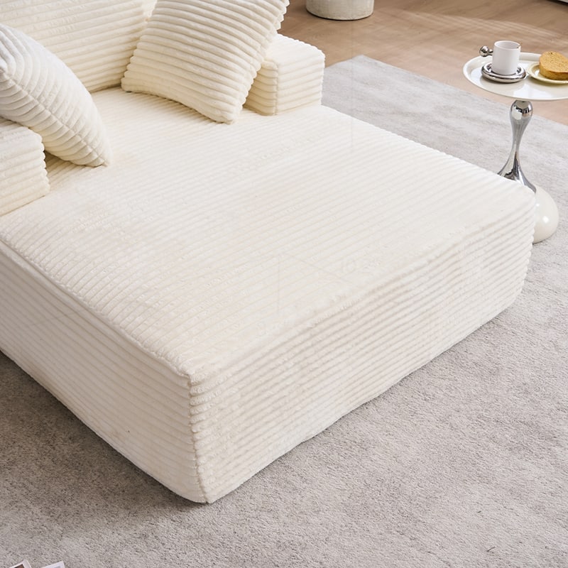 Versatile Oversized Chaise Longue Chair for Relaxing and Sleeping