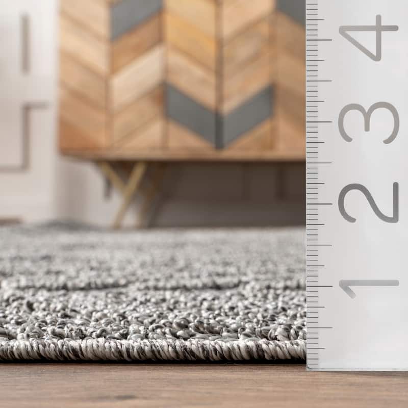 Nuloom Taryn Moroccan Diamond Indoor/Outdoor Area Rug