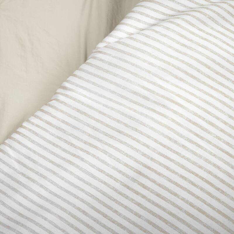 Lush Decor Ravello Pintuck BIAB Soft Reversible Printed Comforter With Sheet