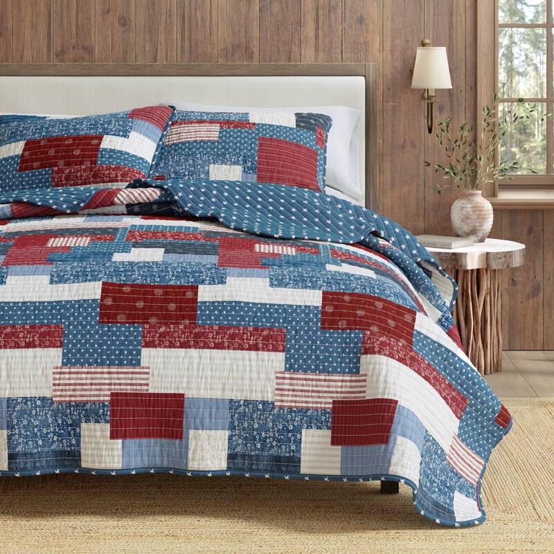 Linery & Co. All Season 3 Piece Americana Stitched Quilt Set with Shams