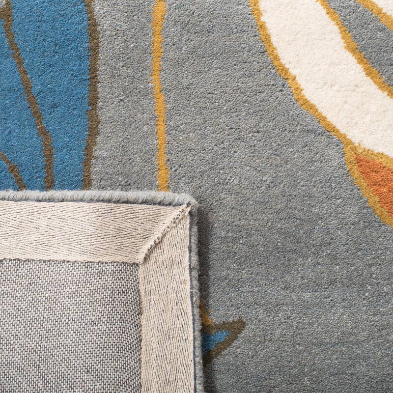 SAFAVIEH Handmade Soho Siobhan Floral N.Z. Wool Rug