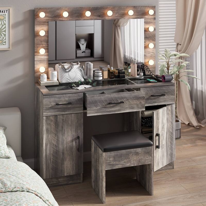Bedroom makeup vanity set with 3 drawers