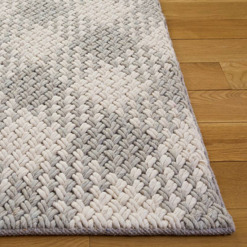 SAFAVIEH Handmade Natural Fiber Couture Heriona Wool Rug