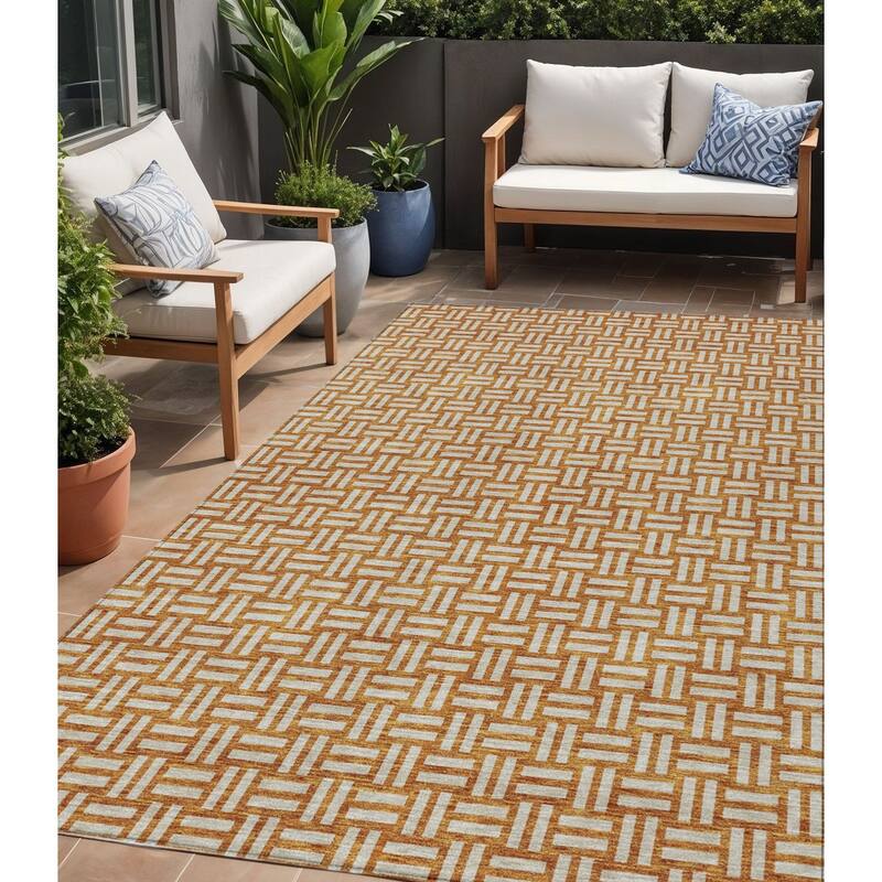 HomeRoots Geometric Transitional Rectangle Outdoor Rug - 5' X 8'