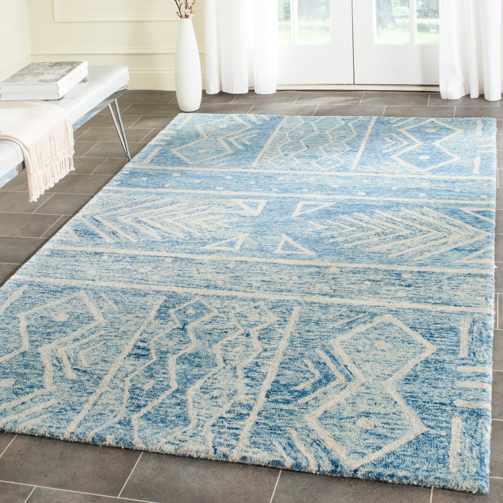 SAFAVIEH Handmade Chatham Vineta Modern Wool Rug