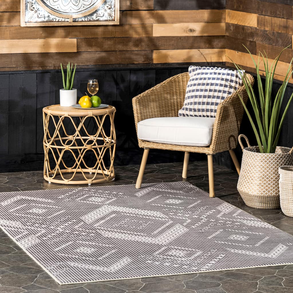 Nuloom Carlita Tribal Machine Washable Indoor/Outdoor Area Rug