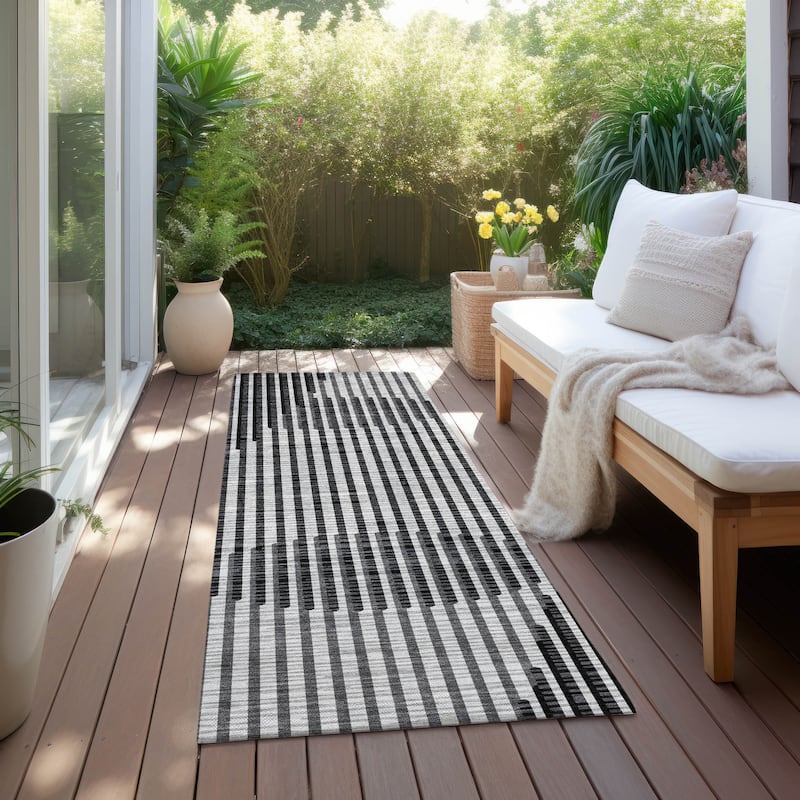 Machine Washable Indoor/ Outdoor Abstract Stripe Chantille Rug - Gray - 2'3" x 7'6"