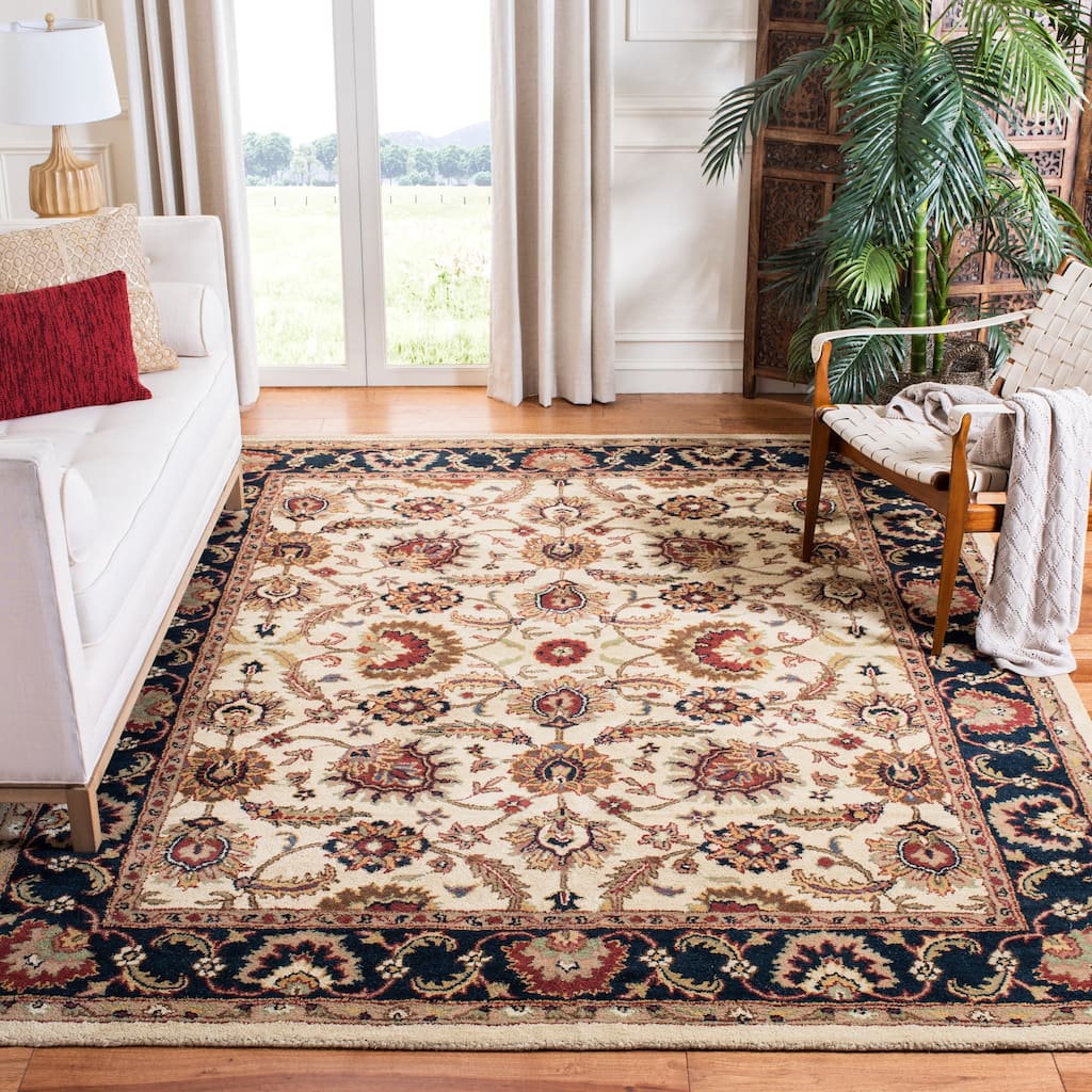 SAFAVIEH Handmade Classic Maurine Traditional Oriental Wool Rug