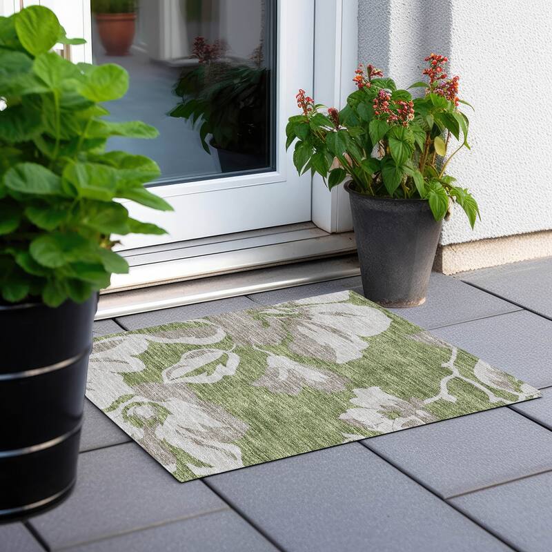 Machine Washable Indoor/ Outdoor Chantille Floral Contemporary Rug - Olive - 1'8" x 2'6"