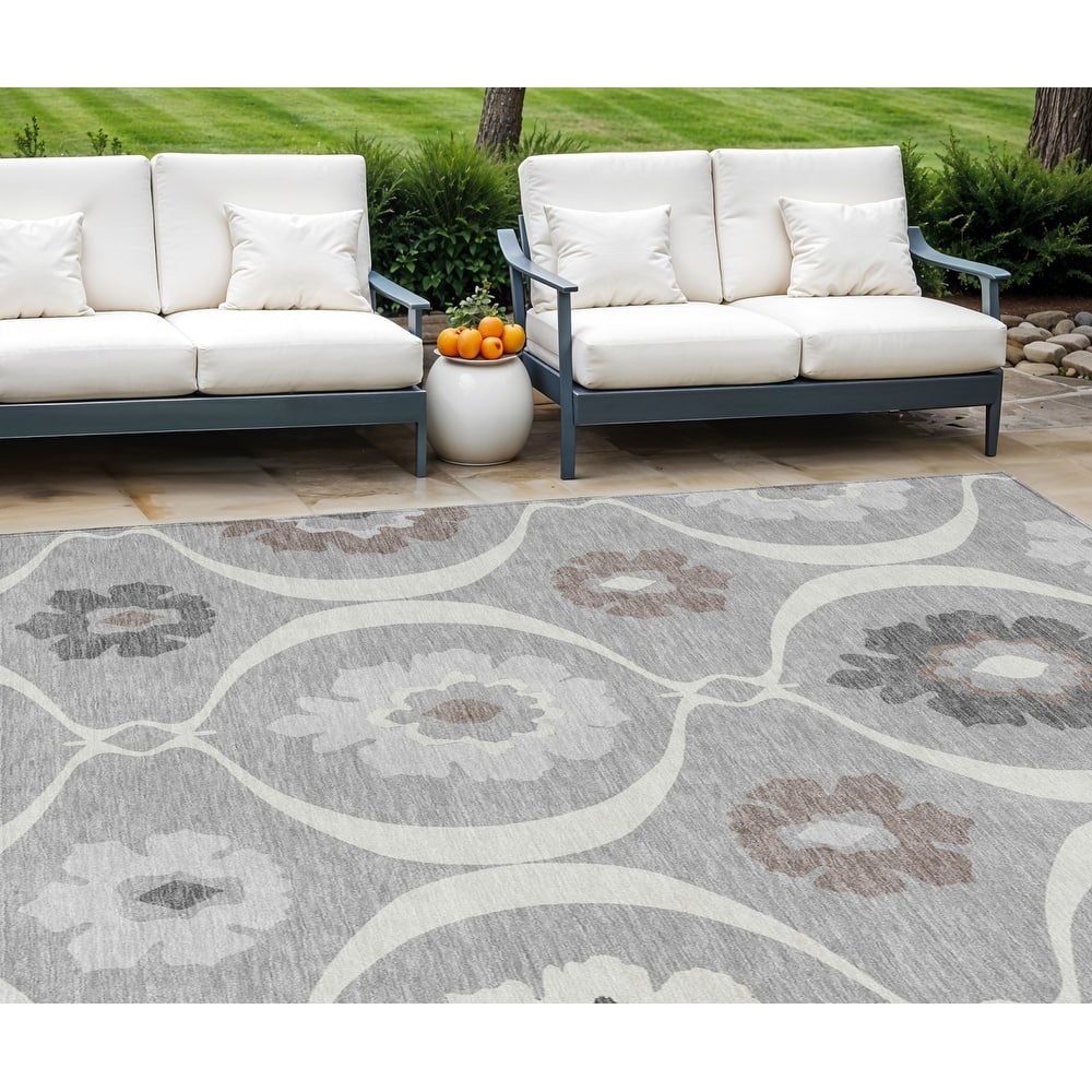 HomeRoots Medallion Transitional Rectangle Outdoor Rug