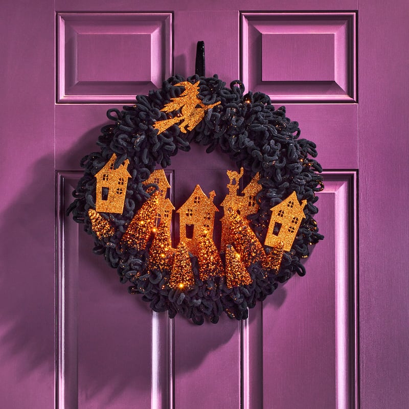 18' Halloween Spooky Town Wreath