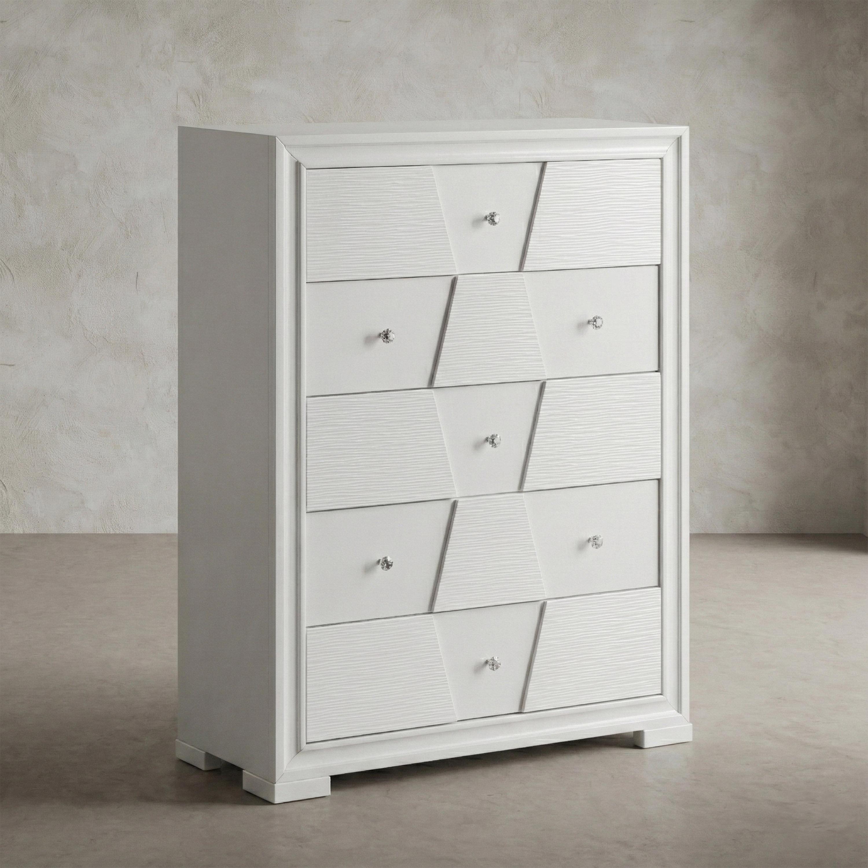 Furniture of America Watella Modern White Solid Wood 5-Drawer Chest