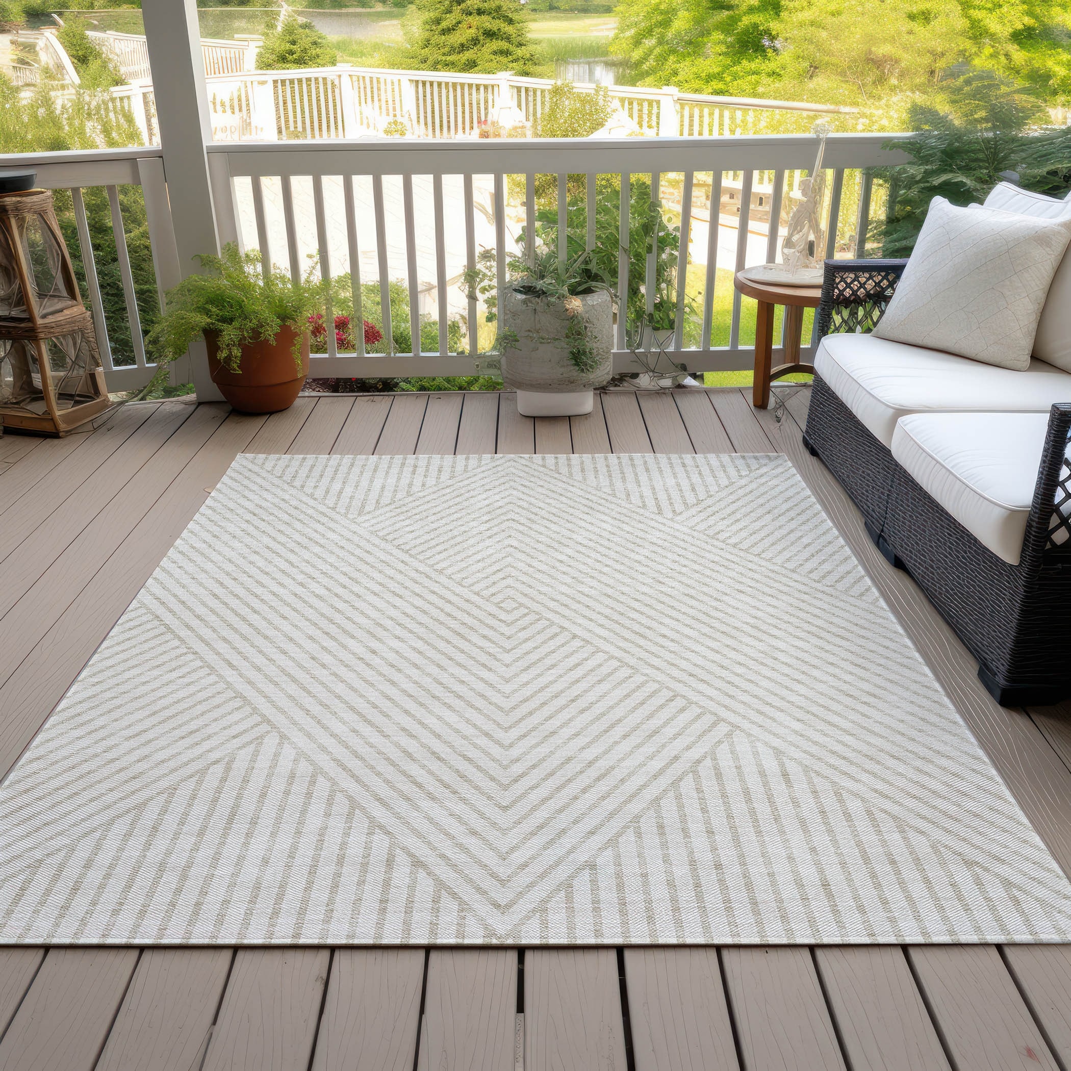 Machine Washable Indoor/ Outdoor Modern Geo Chantille Rug